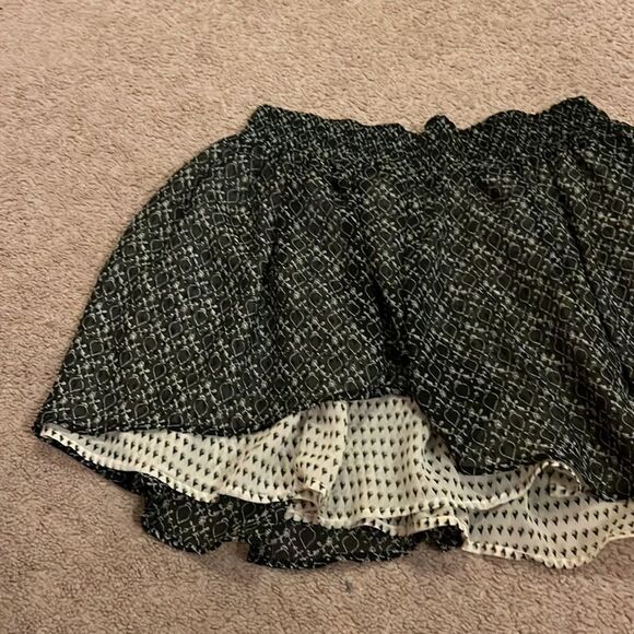 Converse layered skirt 10 - Picture 3 of 7